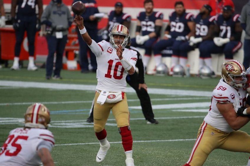 Jimmy Garoppolo durante un partido de los 49ers