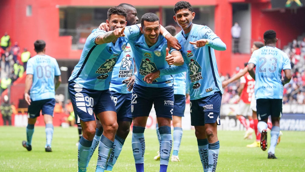 Hernández festeja un gol ante Toluca 