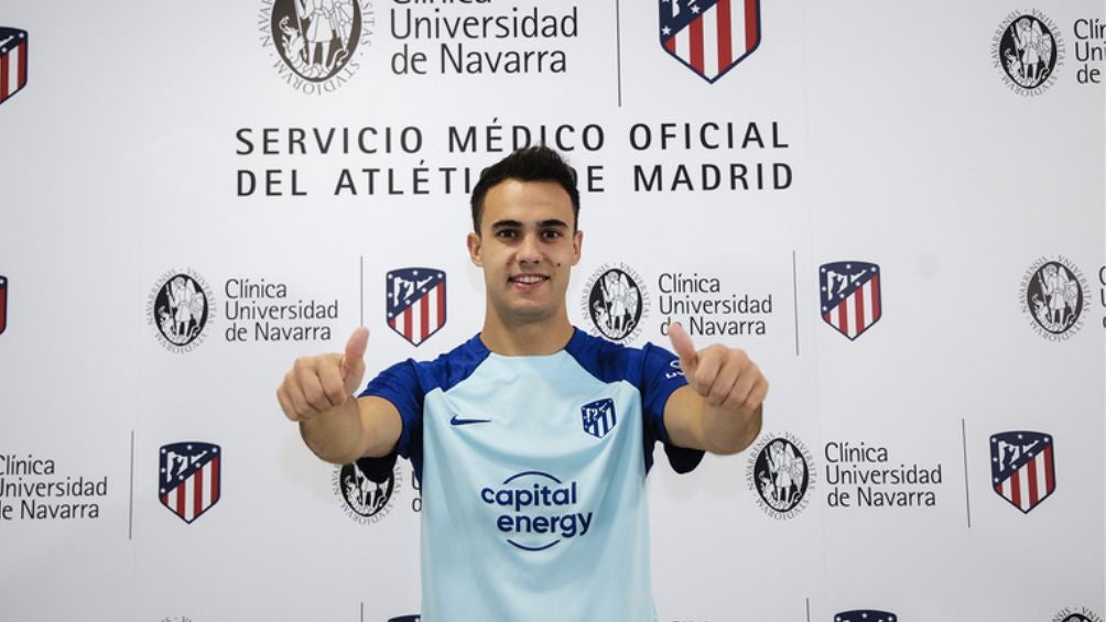 Sergio Reguilón ya posa con los colores del Atleti