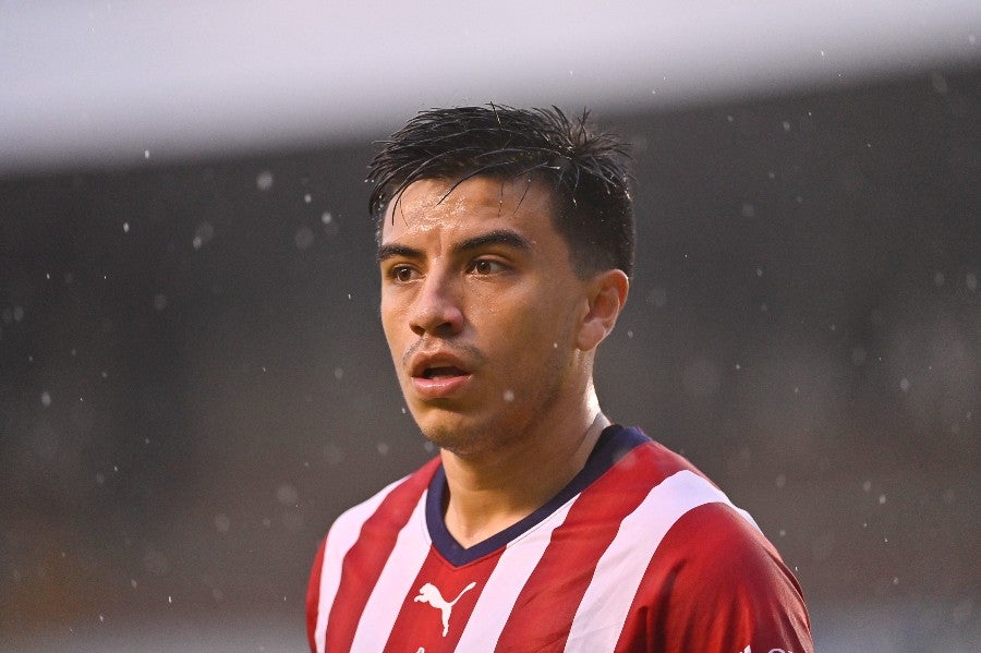 Fernando Beltrán durante un partido con Chivas