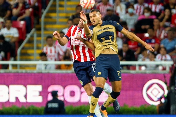 Ormeño tuvo minutos en el triunfo contra Pumas