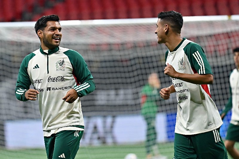 Eduardo Aguirre y Uriel Antuna en entrenamiento de la Selección Nacional de México