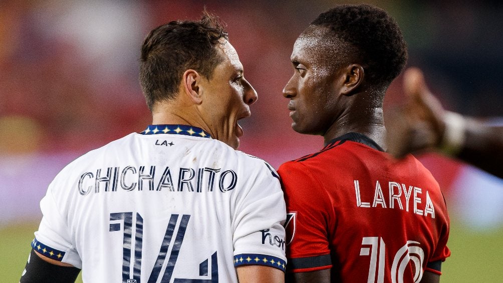 Chicharito y Richie Laryea en encuentro