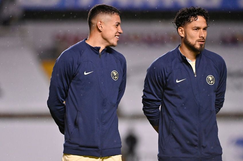 Emilio Lara y Bruno Valdez previo a un partido del América