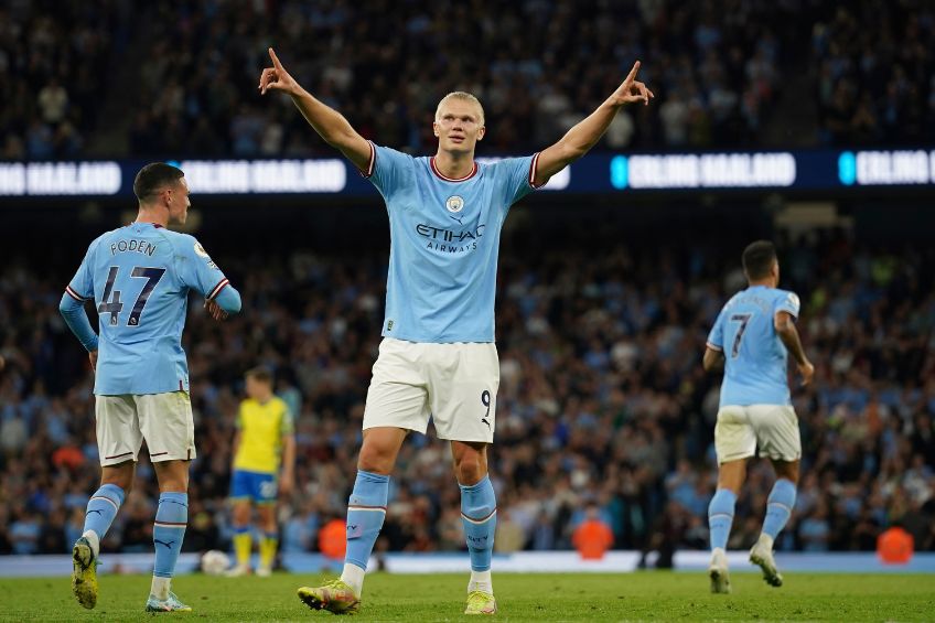 Erling Haaland festejando un gol