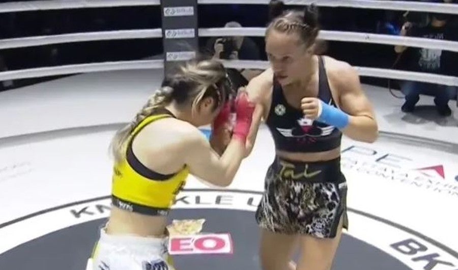 Emery durante el combate ante Rung-Arun Khunchai