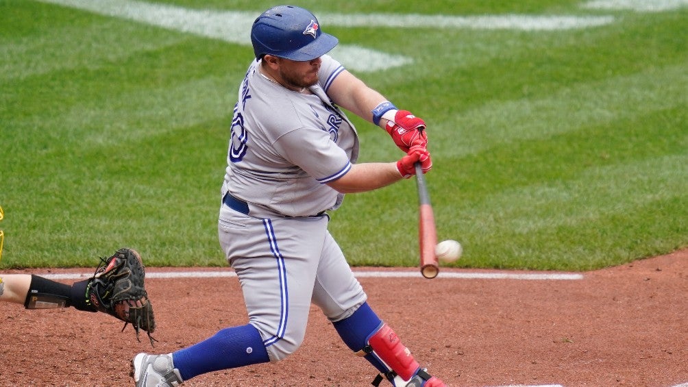 Alejandro Kirk pegó su primer cuadrangular de temporada con los