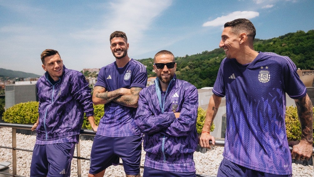 Argentina en la presentación de su uniforme