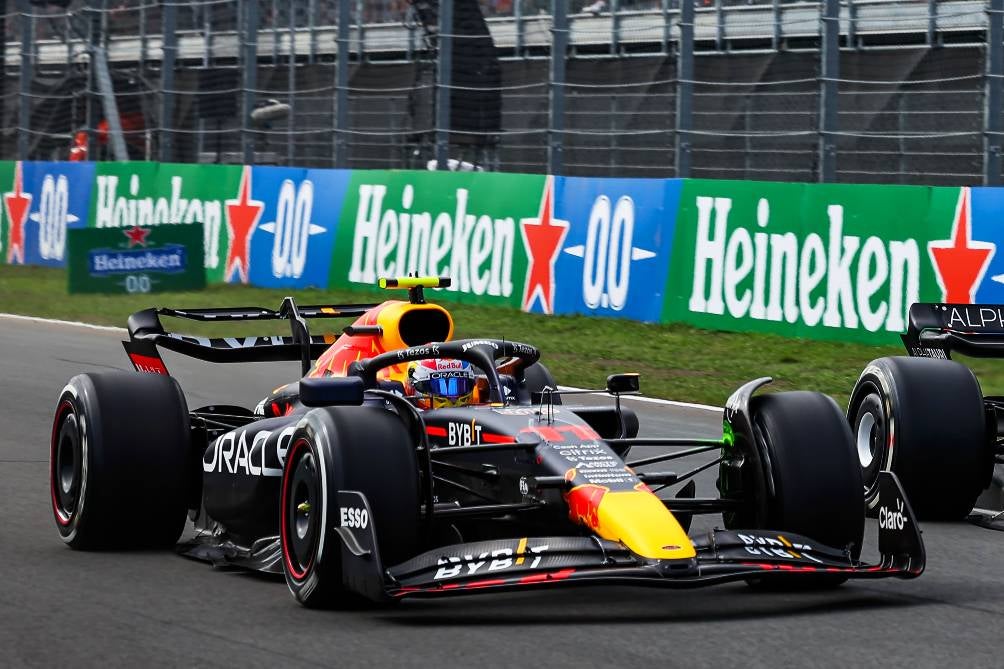 Checo Pérez corriendo en el GP de Países Bajos