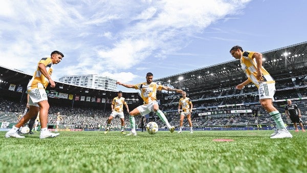 Atlanta United en calentamiento previo a partido con los Portland Timbers