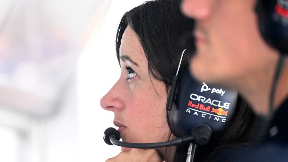 Hannah Schmitz, jefa de estrategia de Red Bull, fue la persona señalada