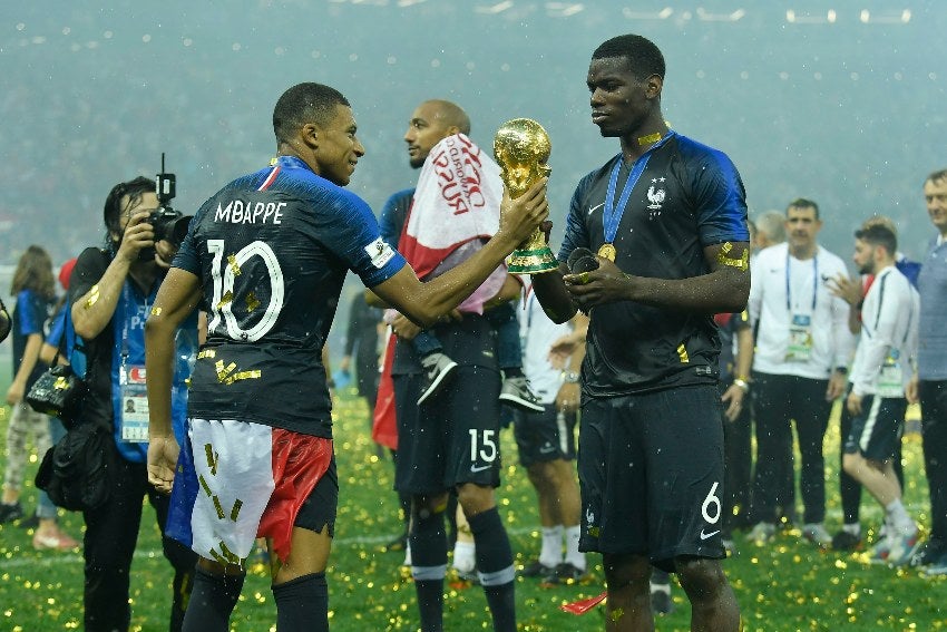 Mbappé y Pogba tras ganar el Mundial de Rusia 2018