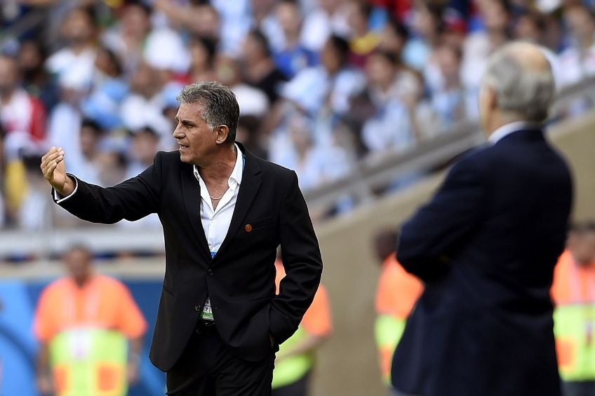 Carlos Queiroz dirigiendo a Irán