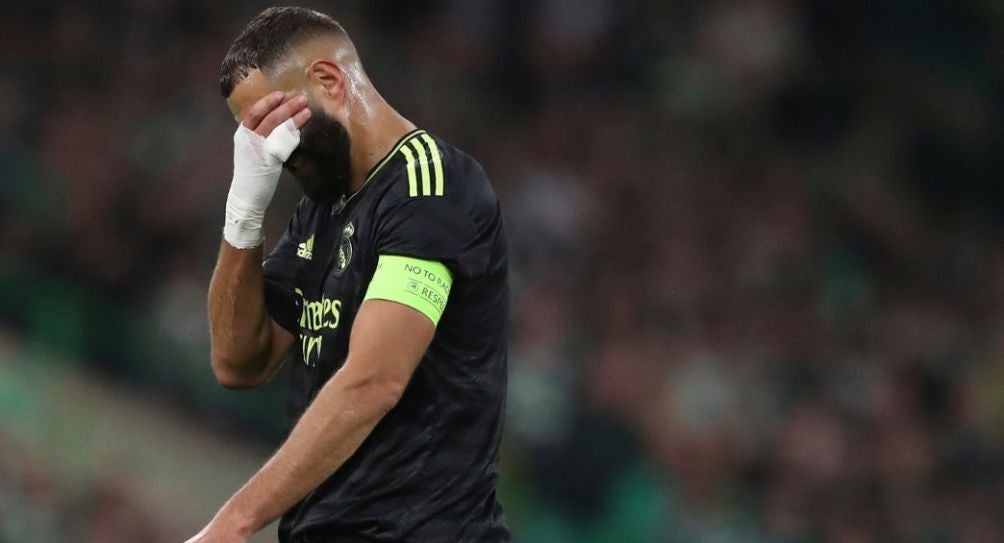 Karim Benzema tras lesionarse