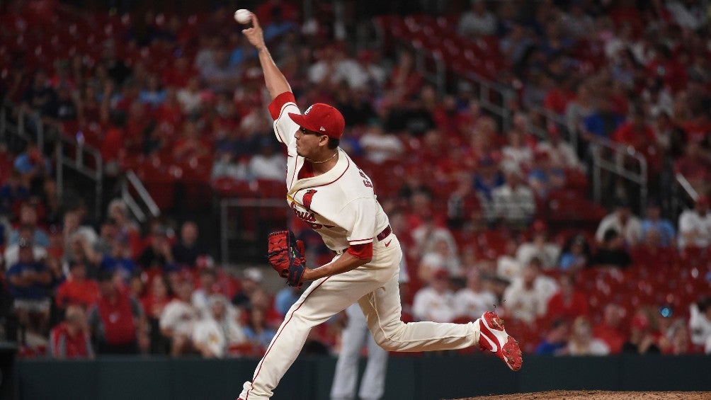 Giovanny Gallegos: Mexicano sacó tres últimos outs en victoria de Caridnals sobre Cubs