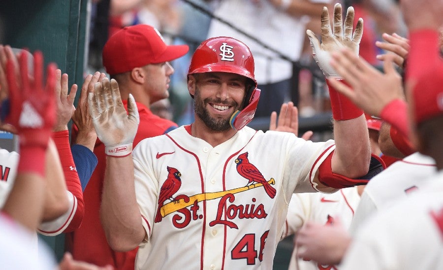 Paul Goldschmidt celebra jonrón en el dugout