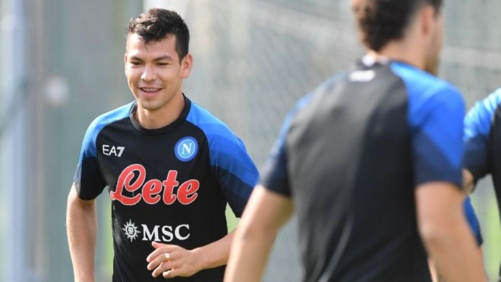 Hirving Lozano podría ver acción contra el Liverpool