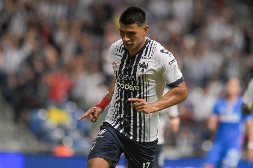 Jesús Gallardo festejando un gol con Rayados