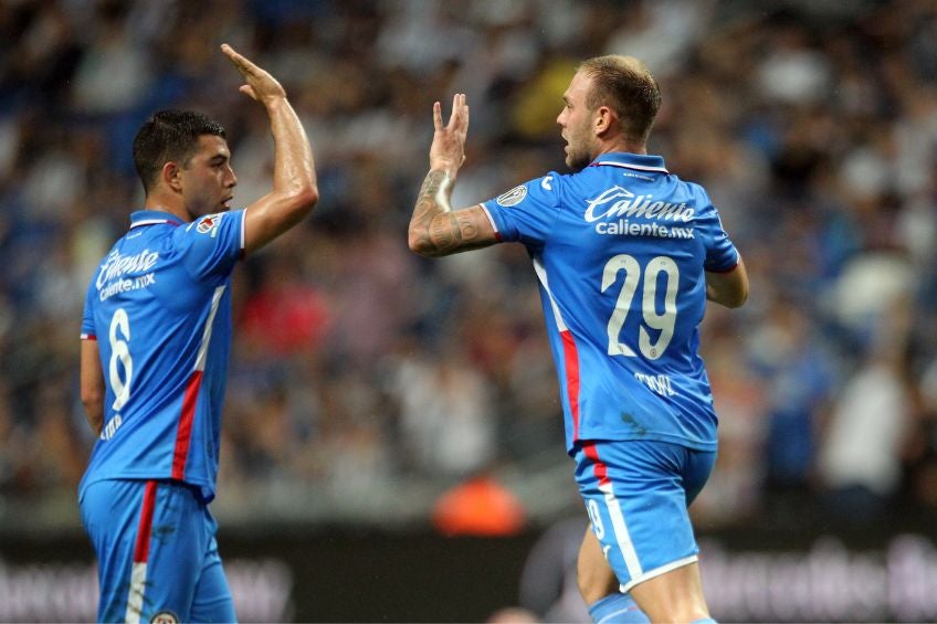 Rodolfo Rotondi festejando un gol