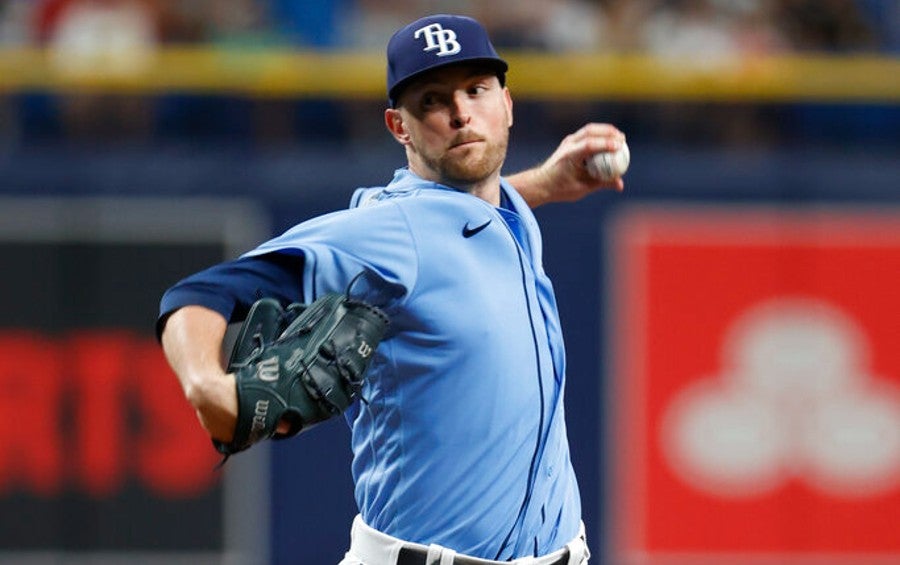 Jeffrey Springs lanzando ante Yankees