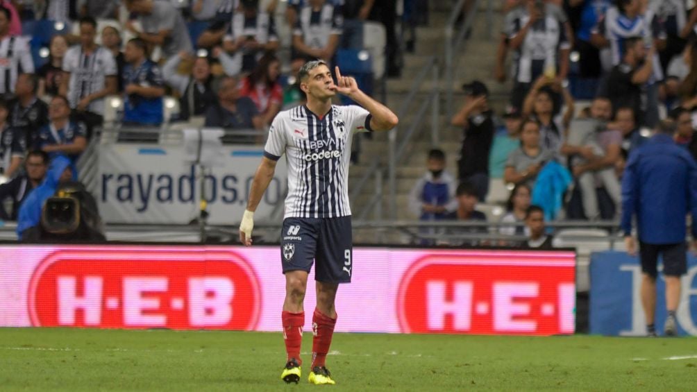 Berterame celebra la victoria con la afición