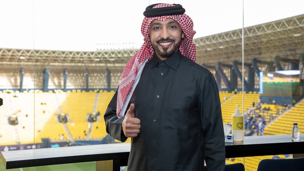 Fahad Al Kubaisi en un estadio de futbol