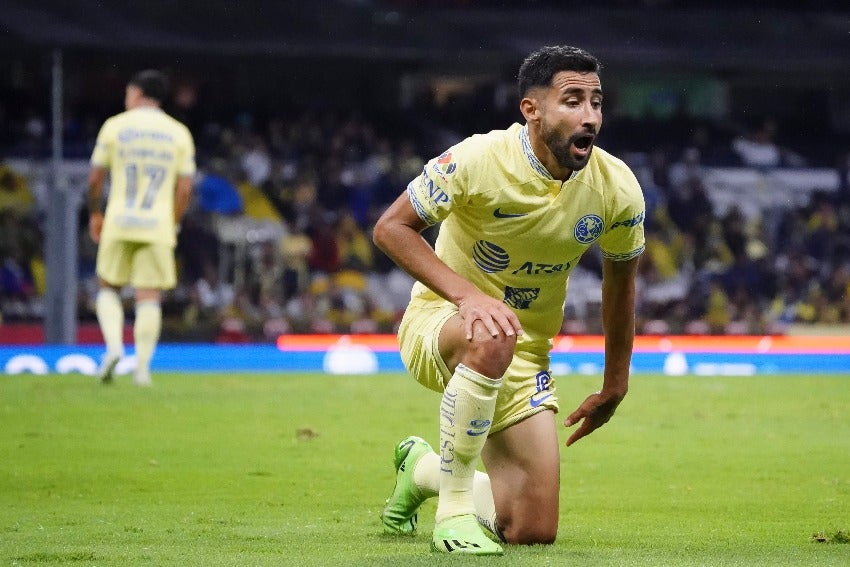 Luis Fuentes en un partido de América