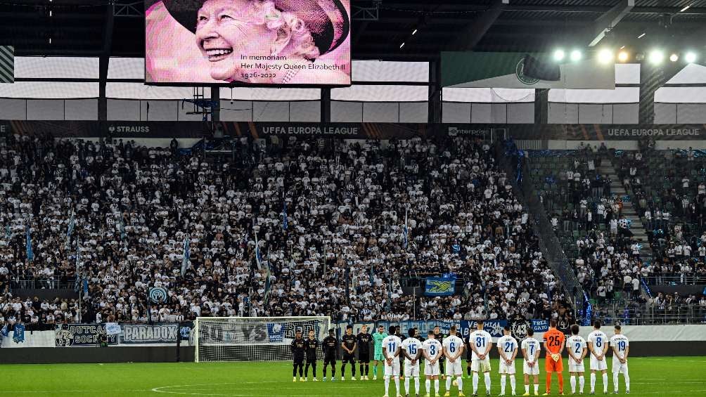 Arsenal y Zurich rindieron un minuto de silencio