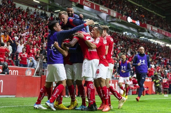 Toluca celebra en el Nemesio Diez