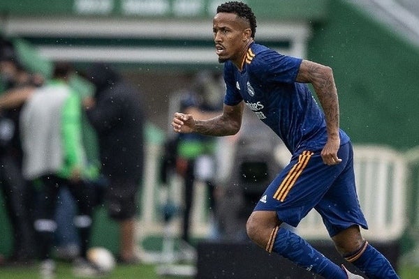 Según lo informado, Militao recibe acoso constantemente 