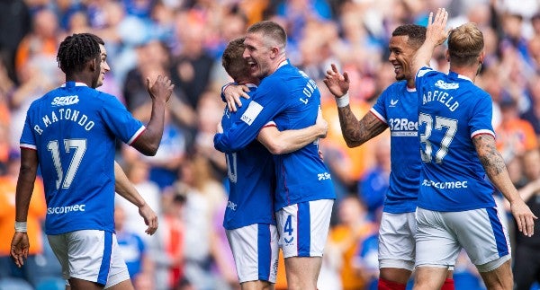 Rangers celebran durante partido