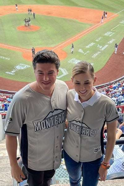 Samuel y Mariana en el partido 