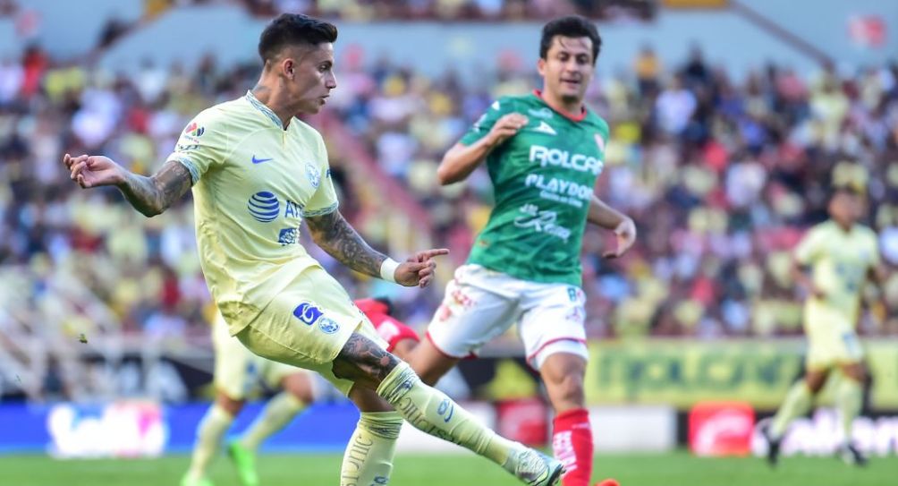 Brian Rodríguez durante un partido del América