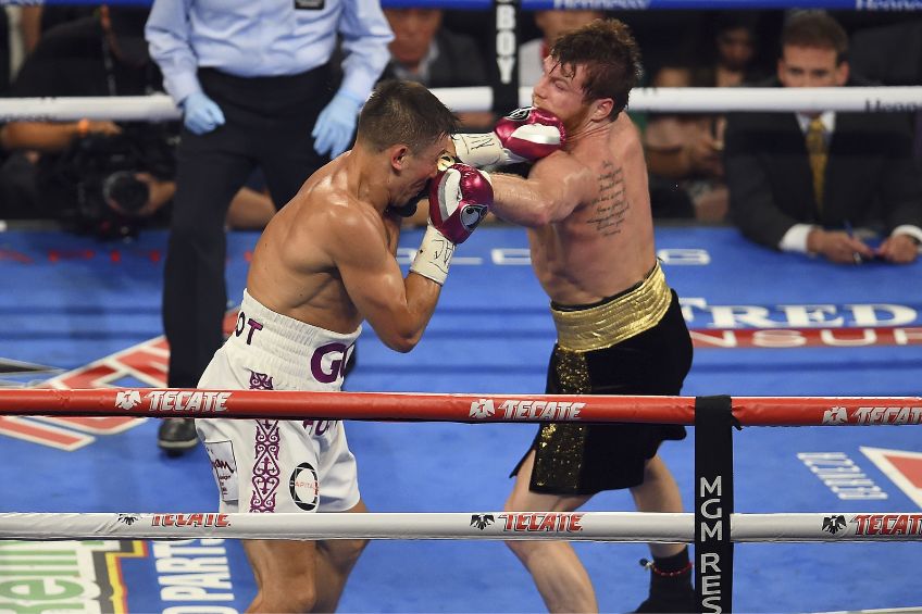 Canelo Álvarez y Golovkin durante una pelea