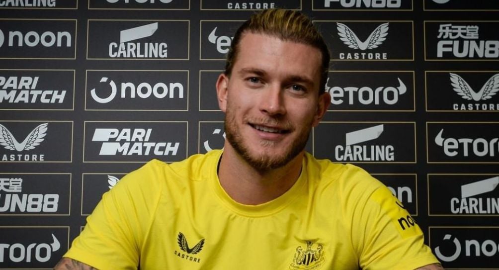 Loris Karius en su presentación con Newcastle