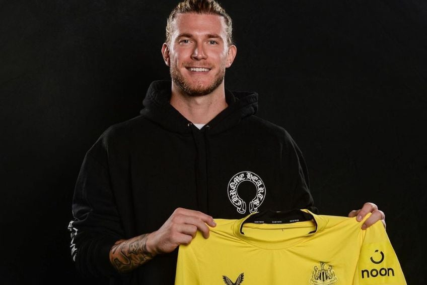 Loris Karius en su presentación con Newcastle