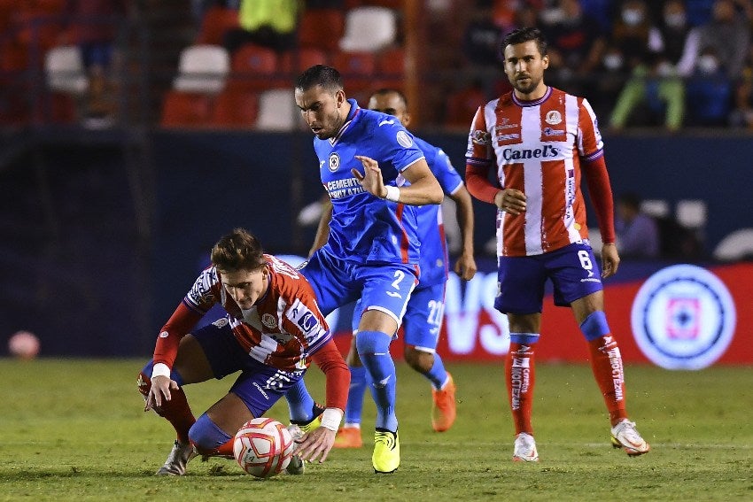 Mayorga será baja de Cruz Azul