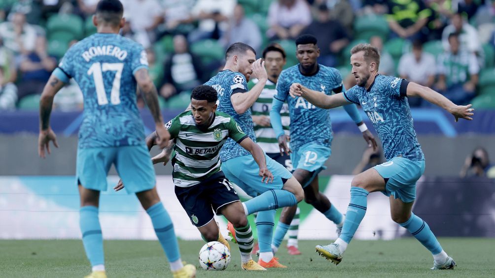 Marcus Edwards ante el Tottenham