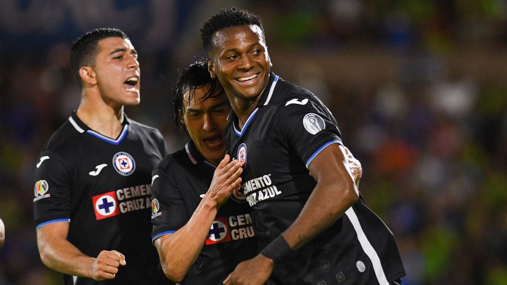 Michael Estrada, delantero de Cruz Azul