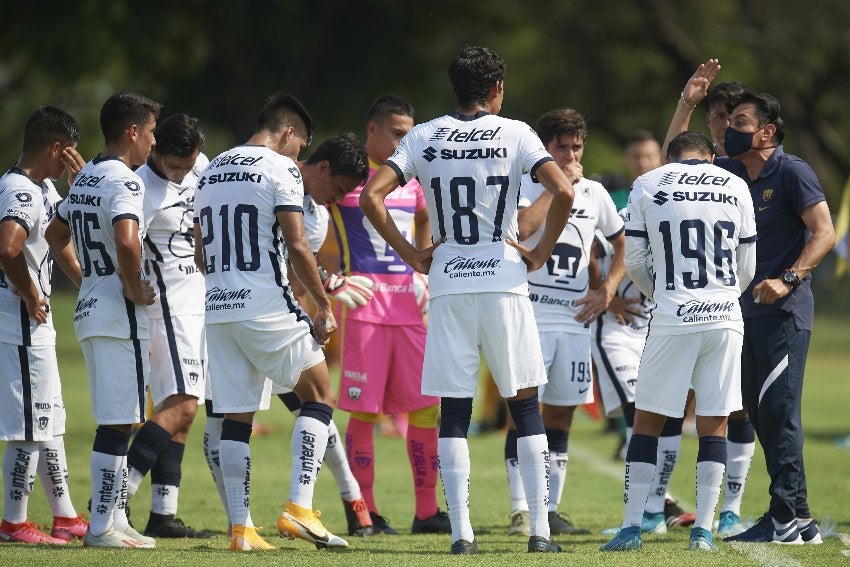 Raúl Alpízar con las Fuerzas Básicas de Pumas