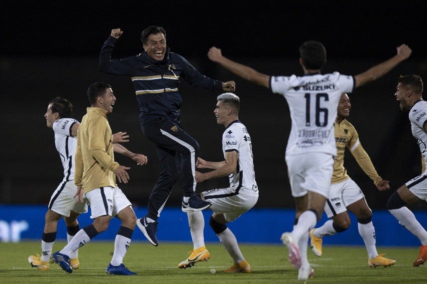 Raúl Alpízar con las Fuerzas Básicas de Pumas