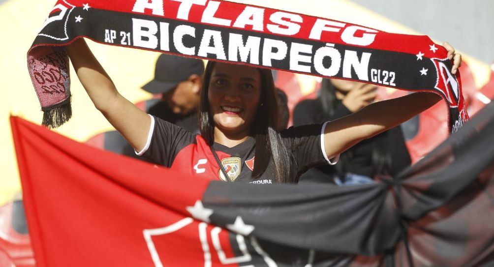 Aficionada del Atlas durante un partido