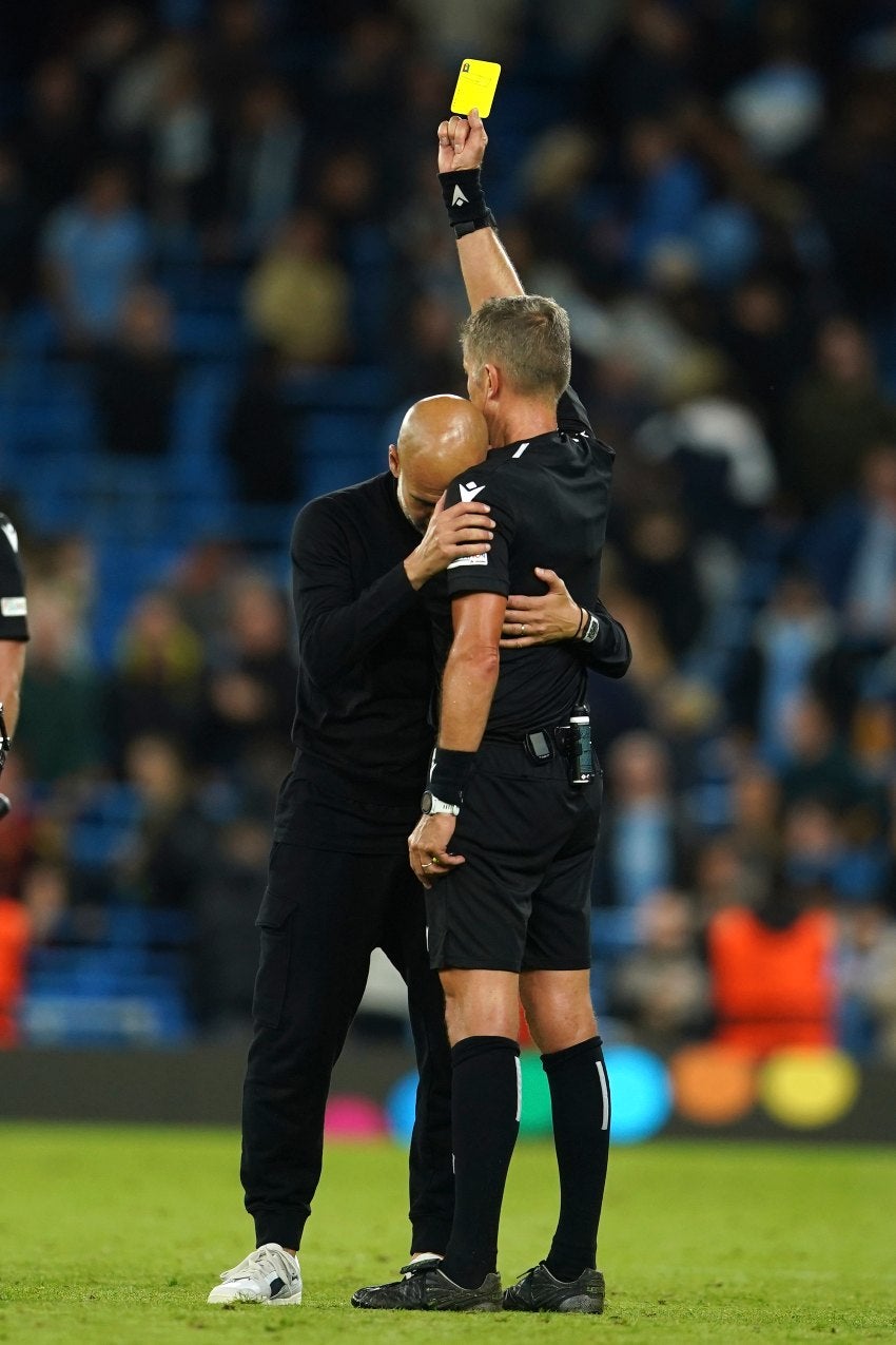 Pep Guardiola reclamando al final del partido en Champions