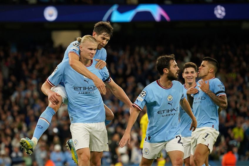 Jugadores del Manchester City festejando un gol