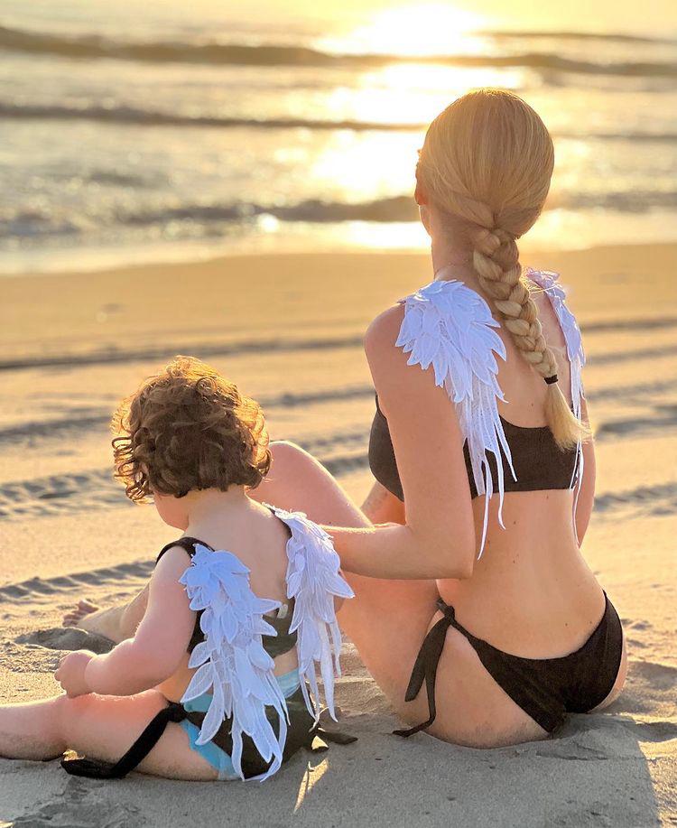 Shanik Aspe junto a su hija en vacaciones