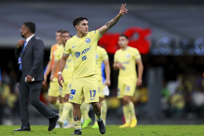 Alejandro Zendejas tras un partido del América