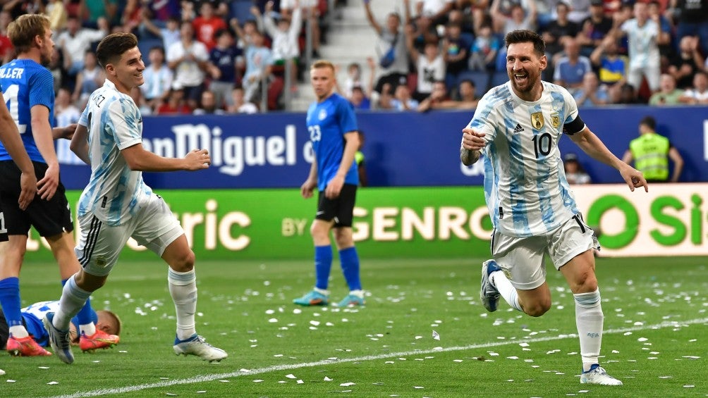 Messi festejando un gol con Argentina