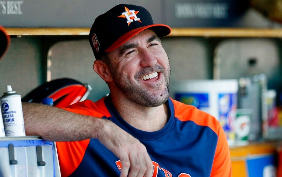 Justin Verlander en el dugout de Houston