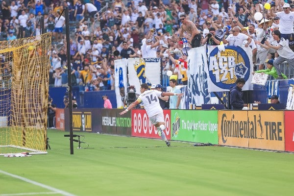 Chicharito Hernández con el LA Galaxy