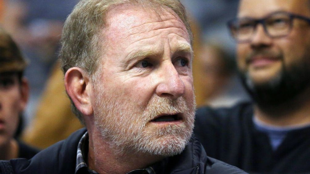 Robert Sarver está bajo investigación por comentarios racistas